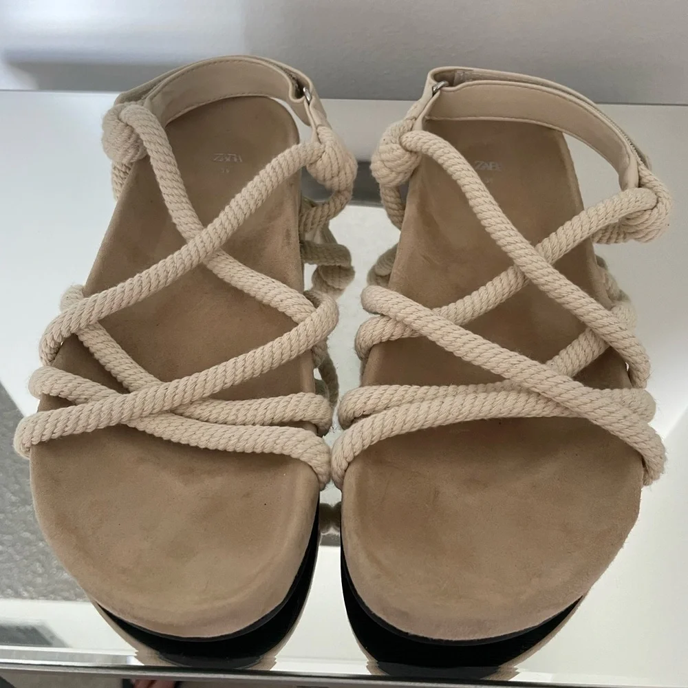 Zara Women's Beige and Cream Sandals - Picture 4 of 8